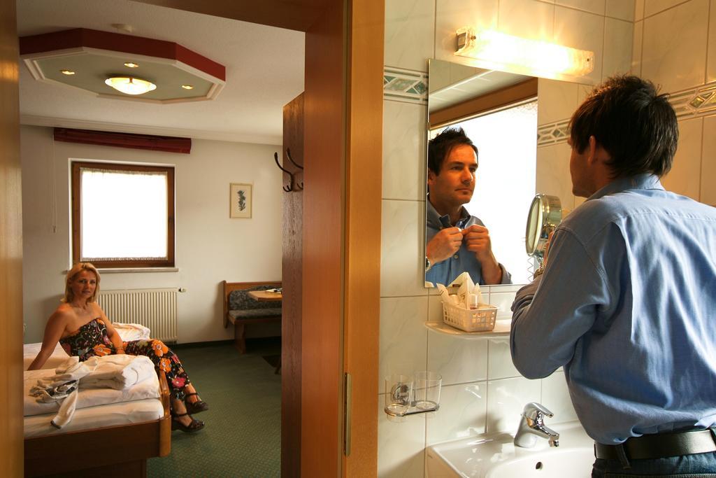 Hotel Theresia Ramsau im Zillertal Room photo