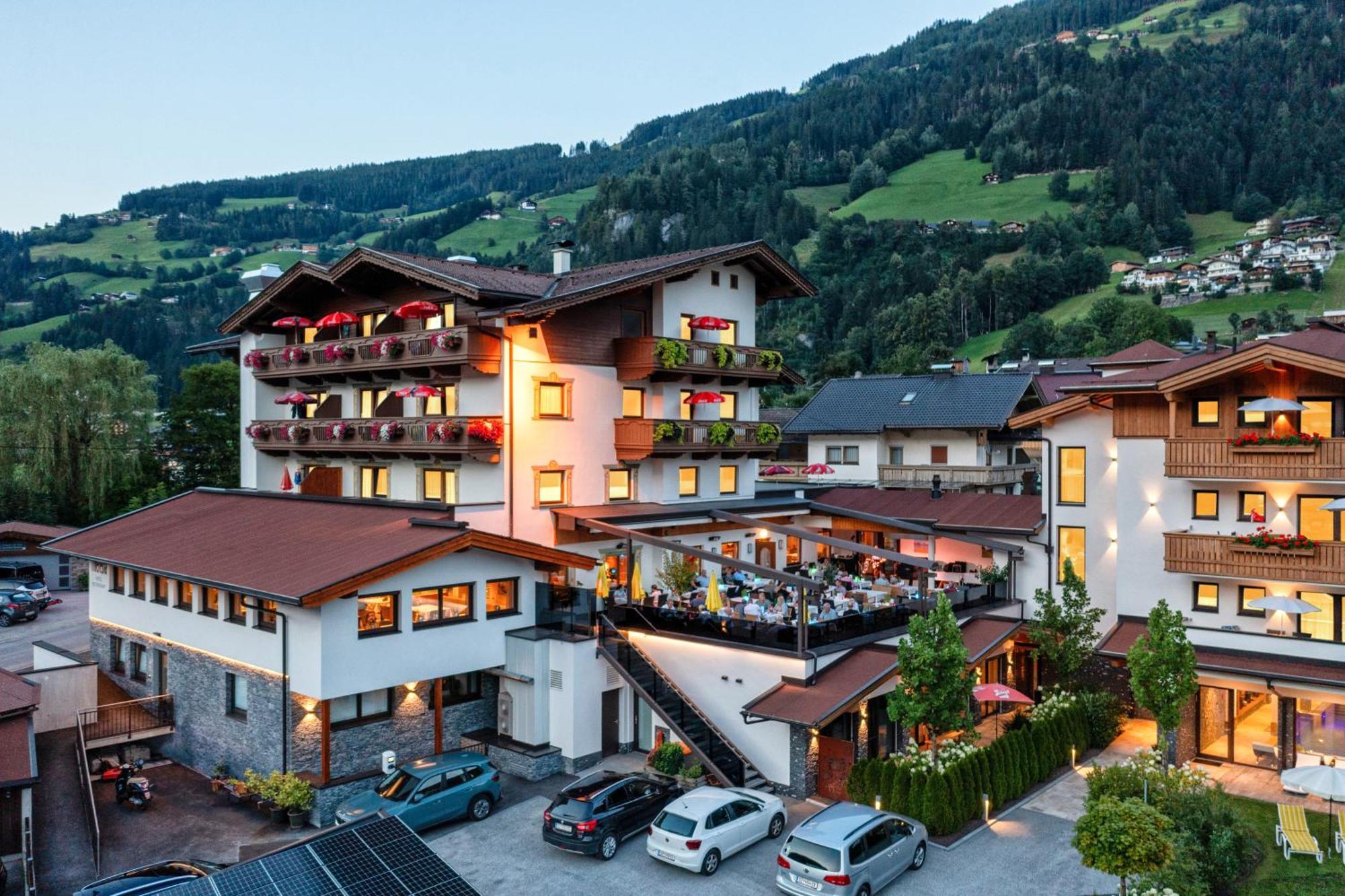 Hotel Theresia Ramsau im Zillertal Exterior photo