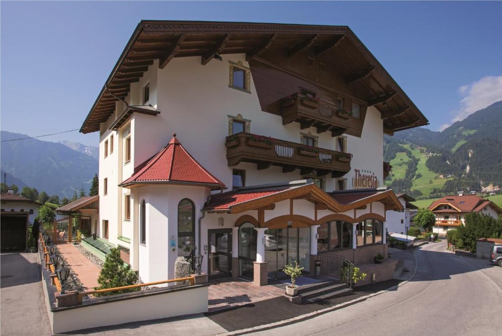 Hotel Theresia Ramsau im Zillertal Exterior photo