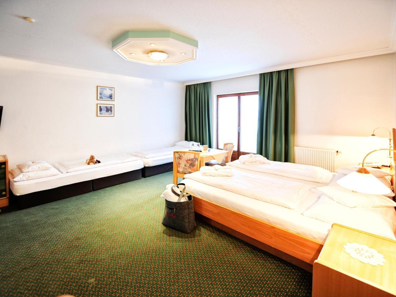 Hotel Theresia Ramsau im Zillertal Exterior photo